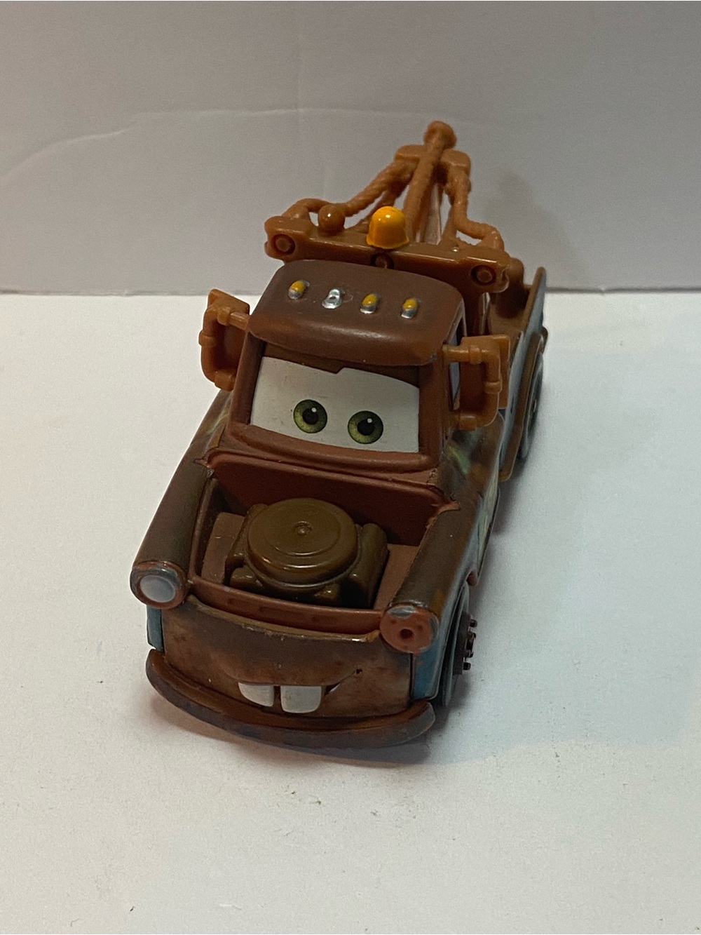 Disney Pixar Cars Tow Mater Truck Mattel 1:55